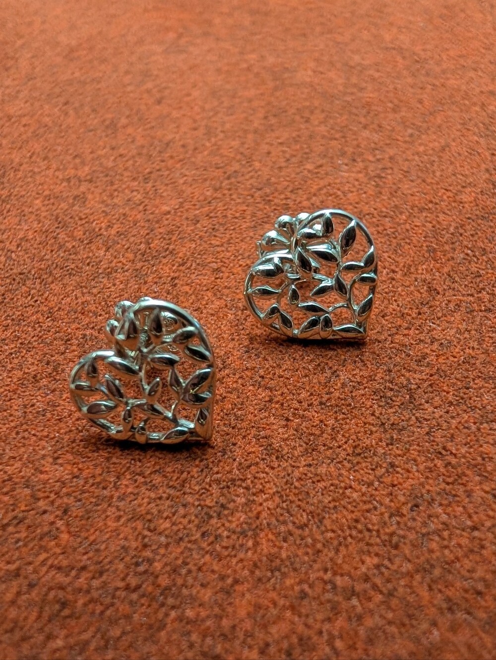 Tiffany & Co Paloma Picasso Olive Leaf 925 Silver Heart Earrings